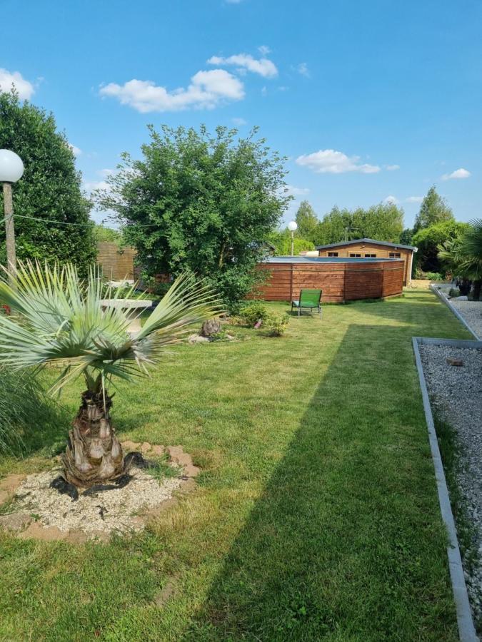 Chambres Individuelles Avec Cuisine Commune Tilloloy Exterior photo